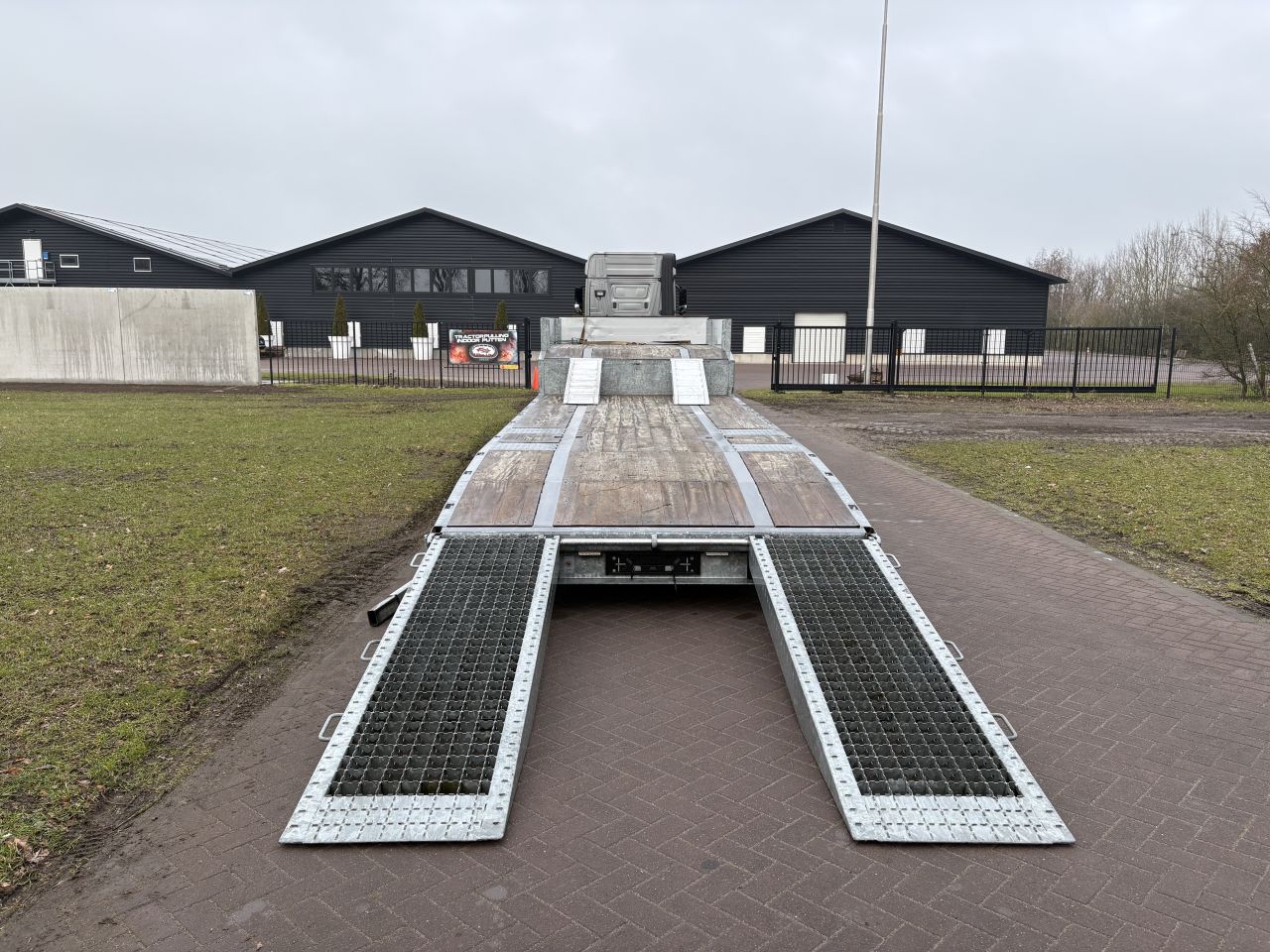 BE oplegger 28 Ton C Oplegger semi dieplader Veldhuizen