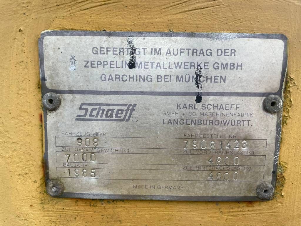 Schaeff 908 loader shovel