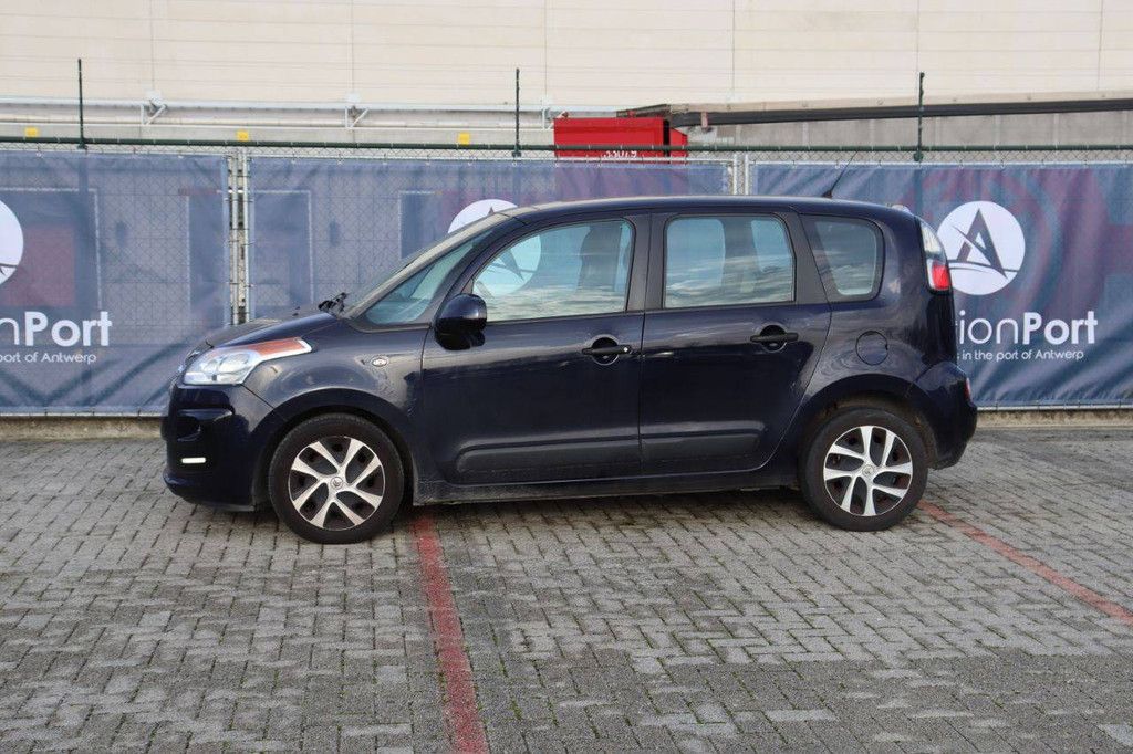 Passenger car Citroën C3 Picasso Petrol 95 hp 2014 (Margin)
