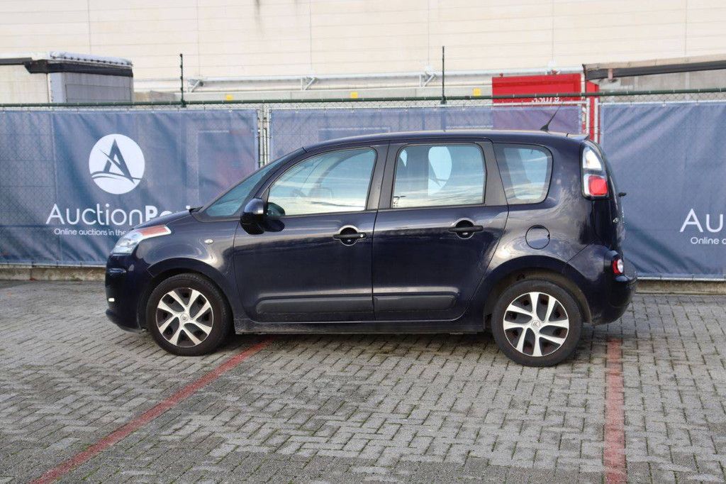 Passenger car Citroën C3 Picasso Petrol 95 hp 2014 (Margin)