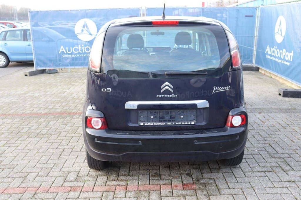 Passenger car Citroën C3 Picasso Petrol 95 hp 2014 (Margin)