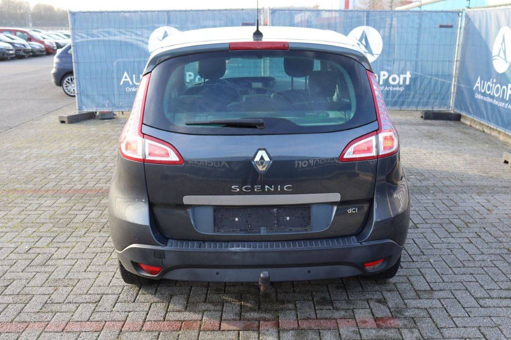 Passenger car Renault Scenic dCi Diesel 130 hp 2012 (Margin)