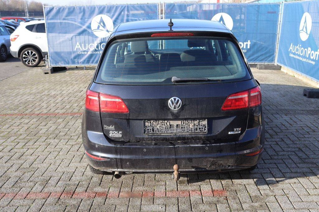 Passenger car Volkswagen Golf TDI Diesel 110 hp 2016 (Margin)