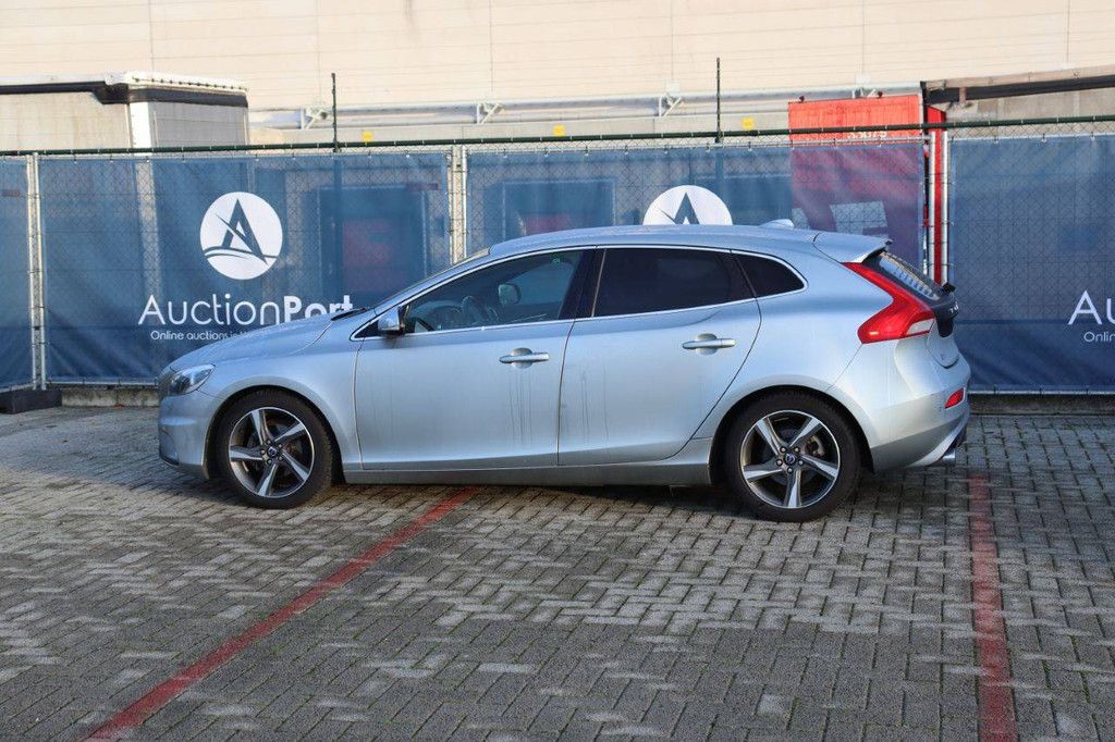 Passenger car Volvo V40 Diesel 115 hp 2015 (Margin)