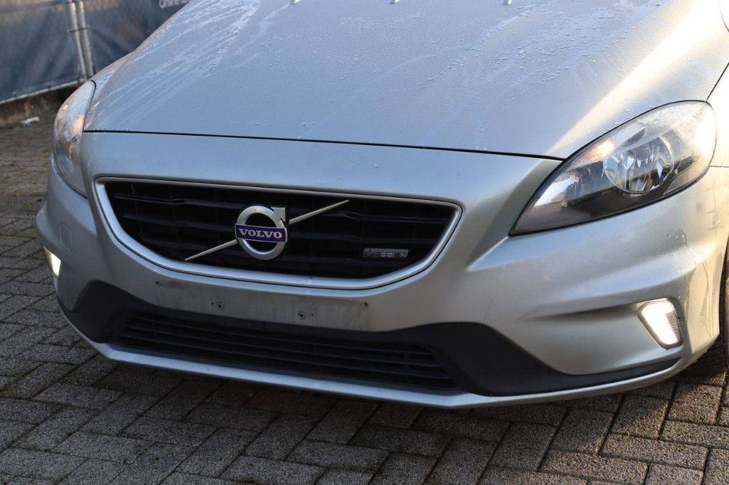 Passenger car Volvo V40 Diesel 115 hp 2015 (Margin)