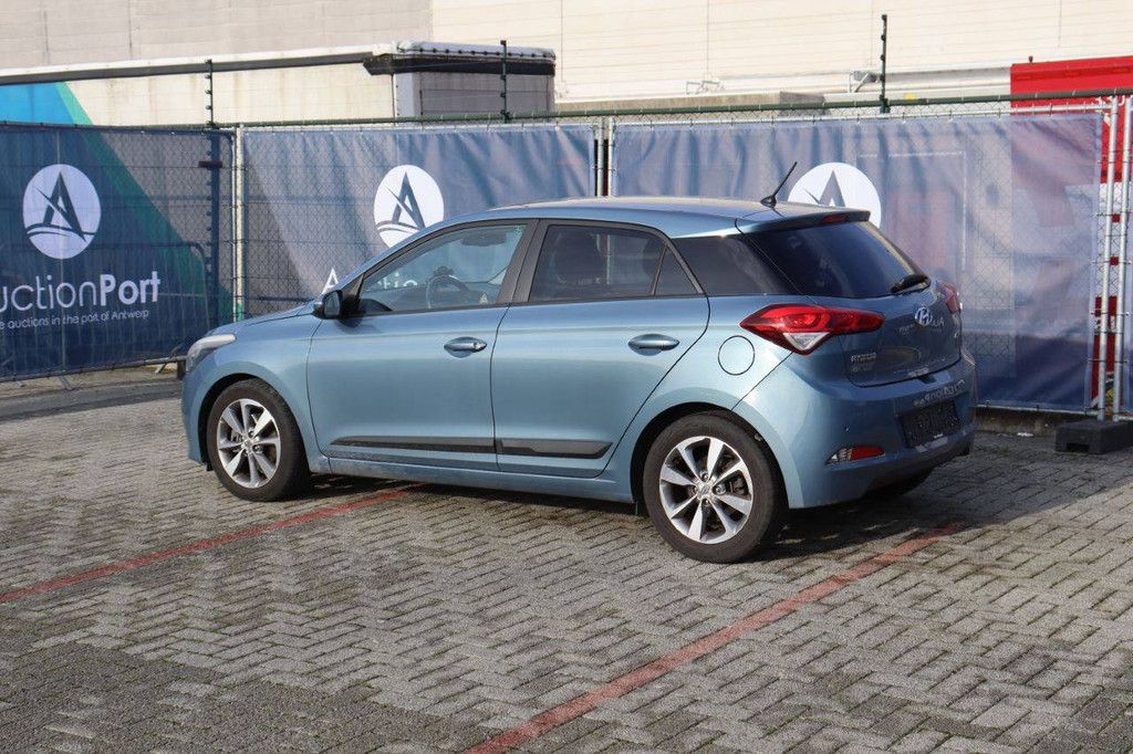 Passenger car Hyundai i20 Petrol 100 hp 2016 (Margin)
