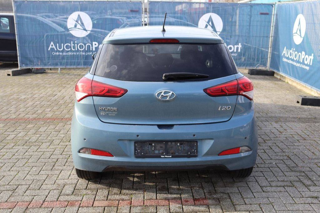 Passenger car Hyundai i20 Petrol 100 hp 2016 (Margin)