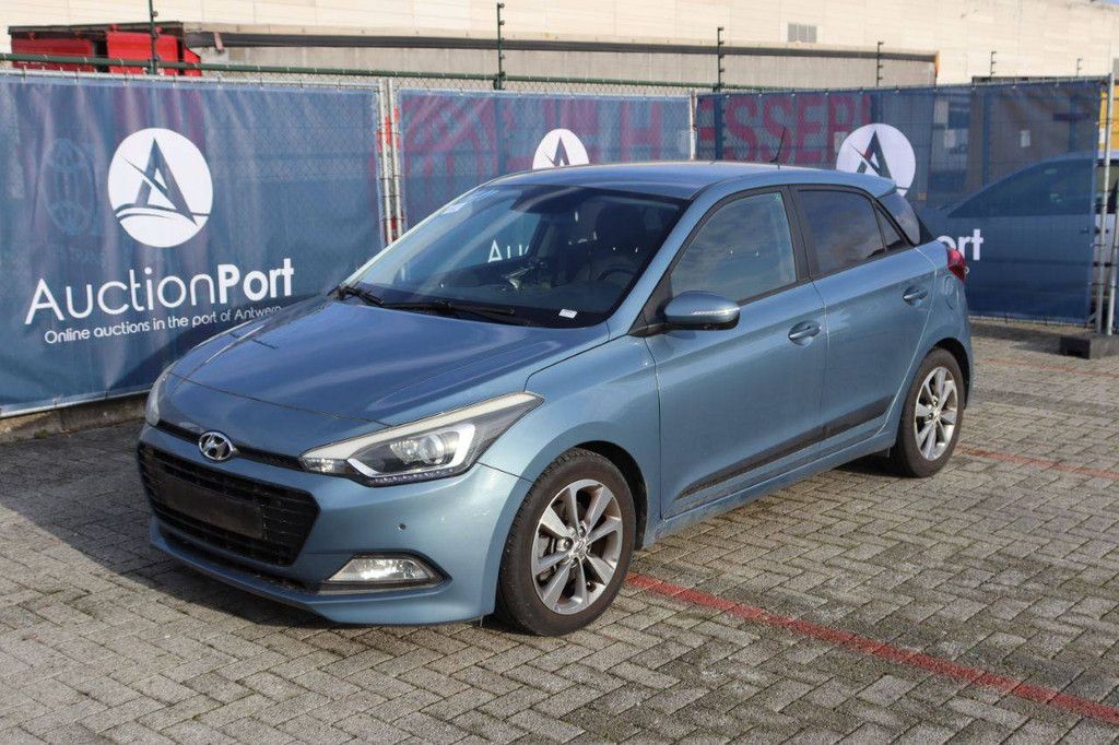 Passenger car Hyundai i20 Petrol 100 hp 2016 (Margin)