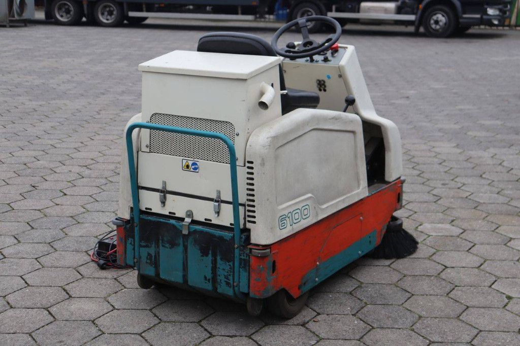 Veegmachine Tennant 6100 Elektrisch 2017