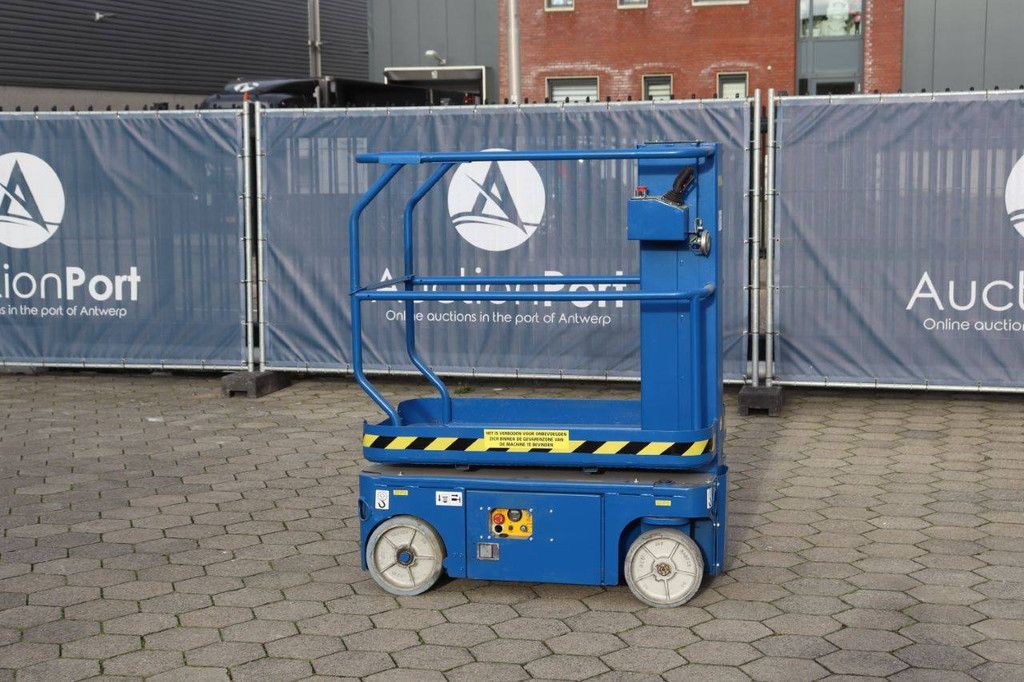 Elektrischer Mastlift TM-12, aufrecht, 5,7 m