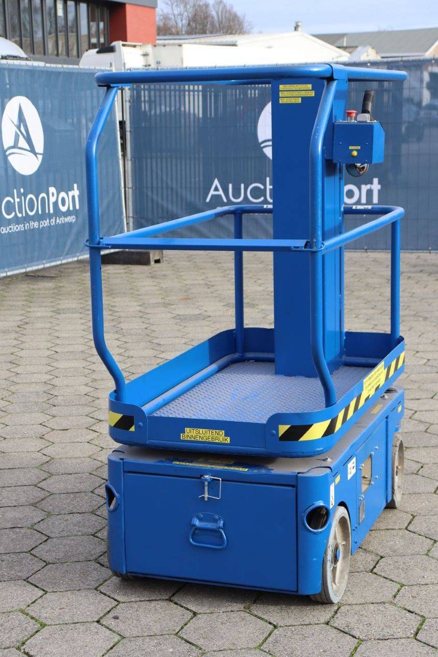 Elektrischer Mastlift TM-12, aufrecht, 5,7 m