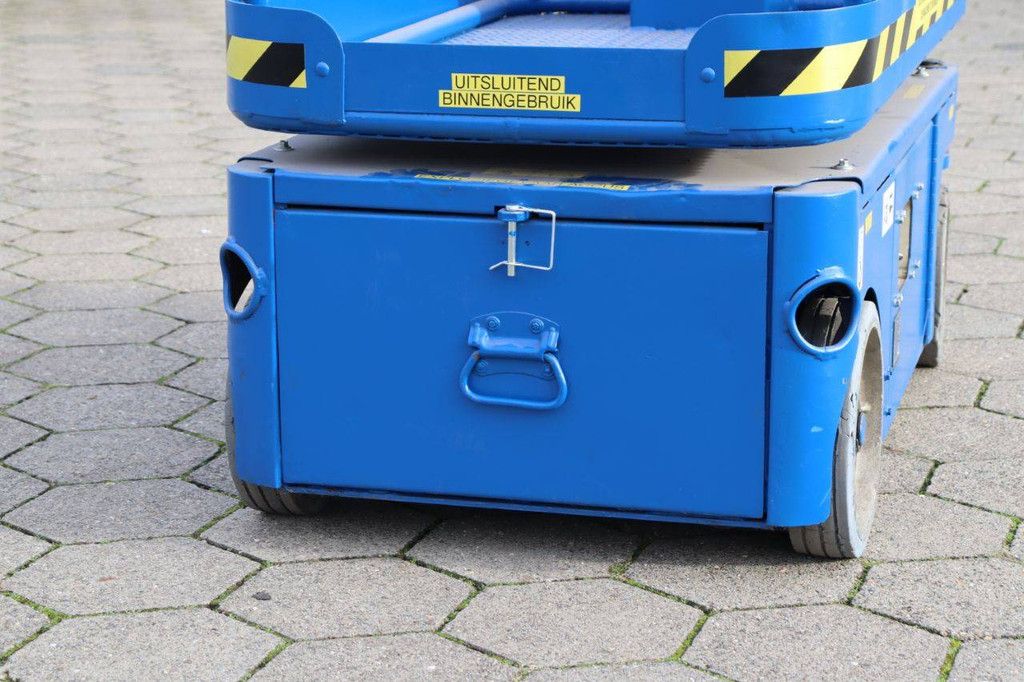 Elektrischer Mastlift TM-12, aufrecht, 5,7 m