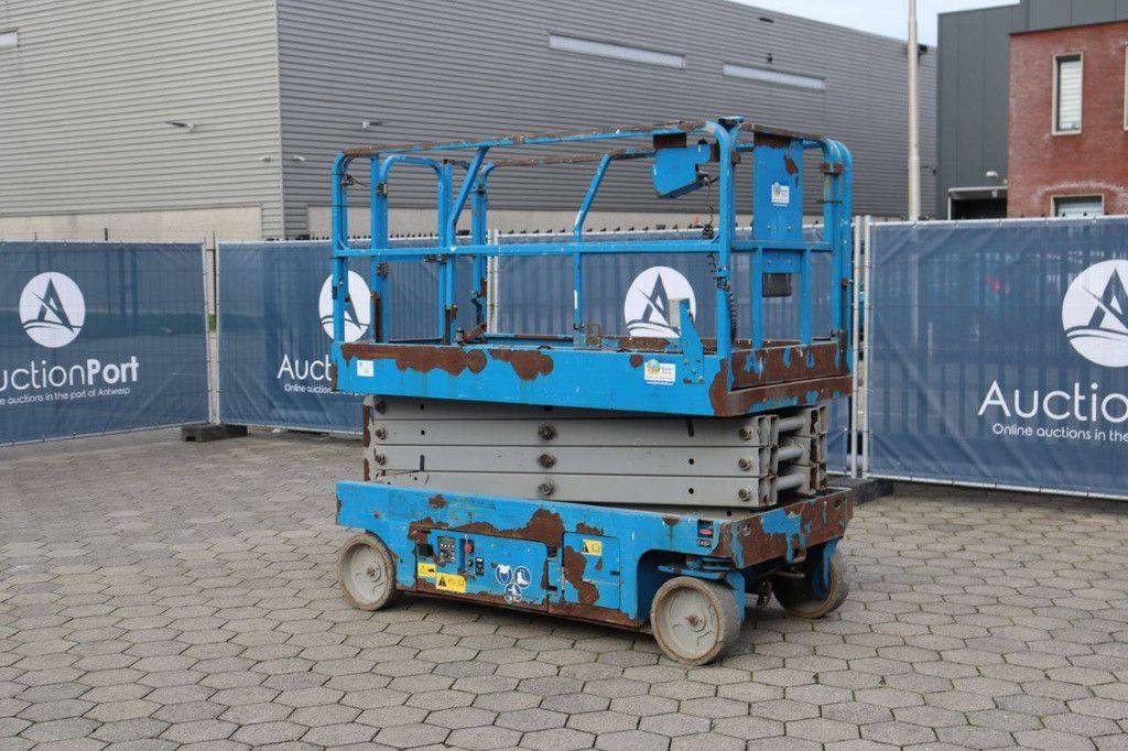 Scissor lift Genie GS-2646 Electric 9.92m 2013