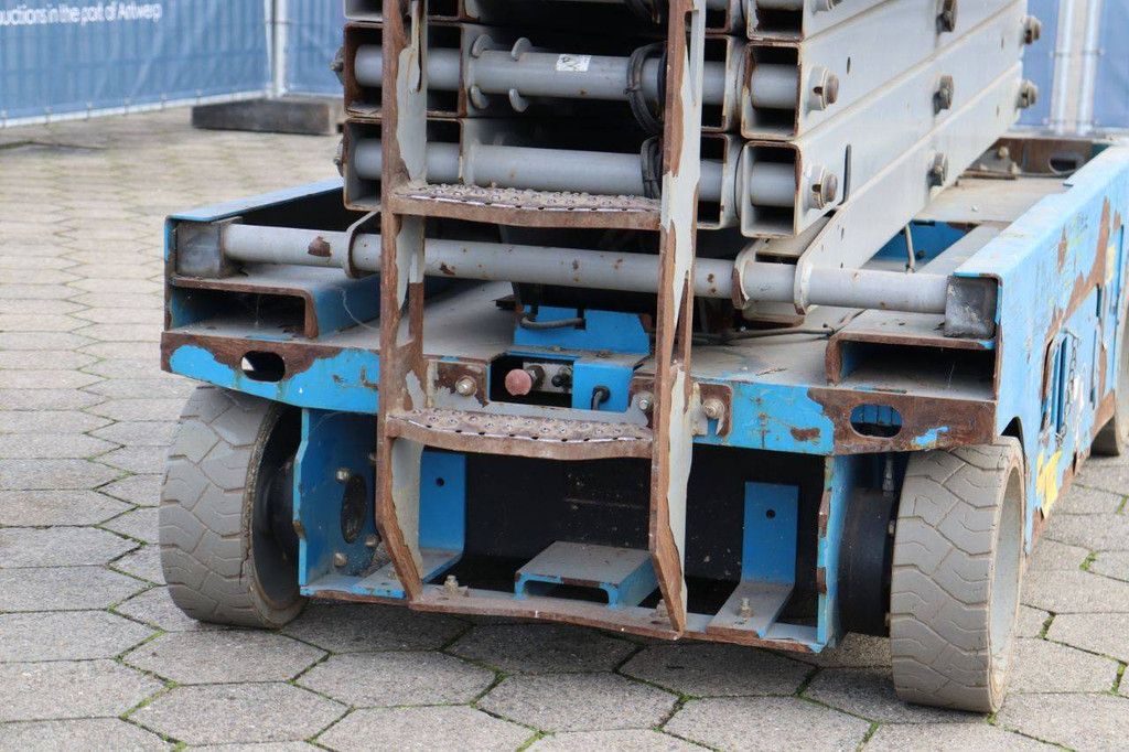 Scissor lift Genie GS-2646 Electric 9.92m 2013