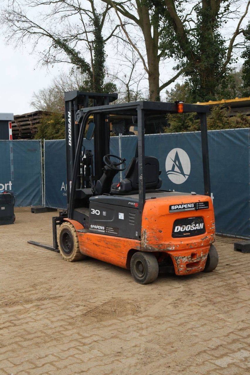 Gabelstapler Doosan B30X-5 Elektro 3000 kg 5,56 m 2007