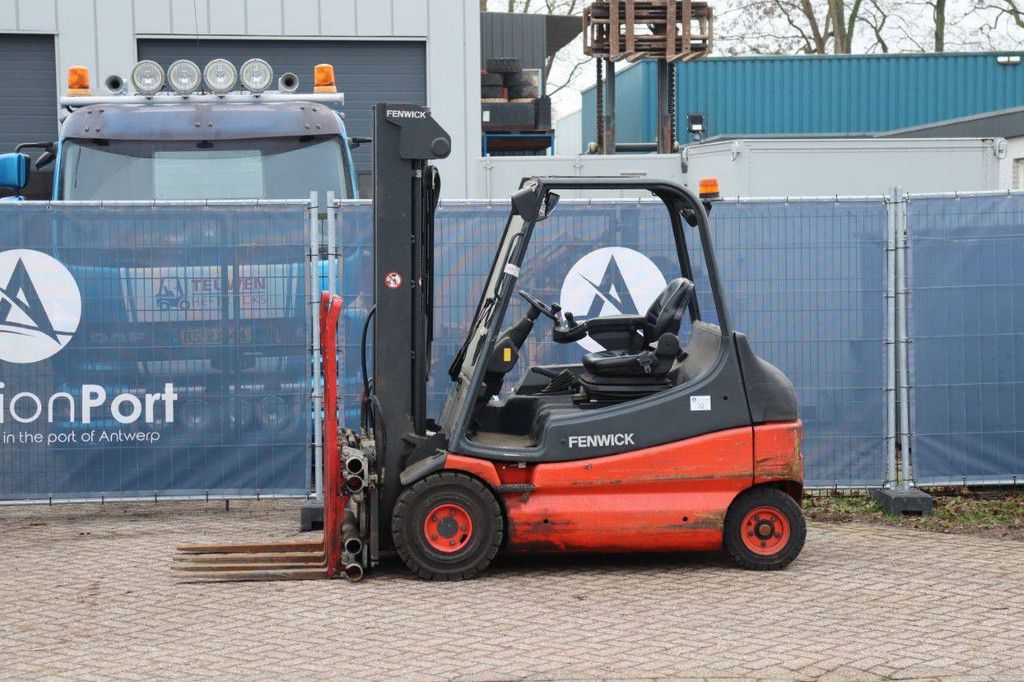 Gabelstapler Linde E25-02 Elektro 2500 kg 5,3 m 2011