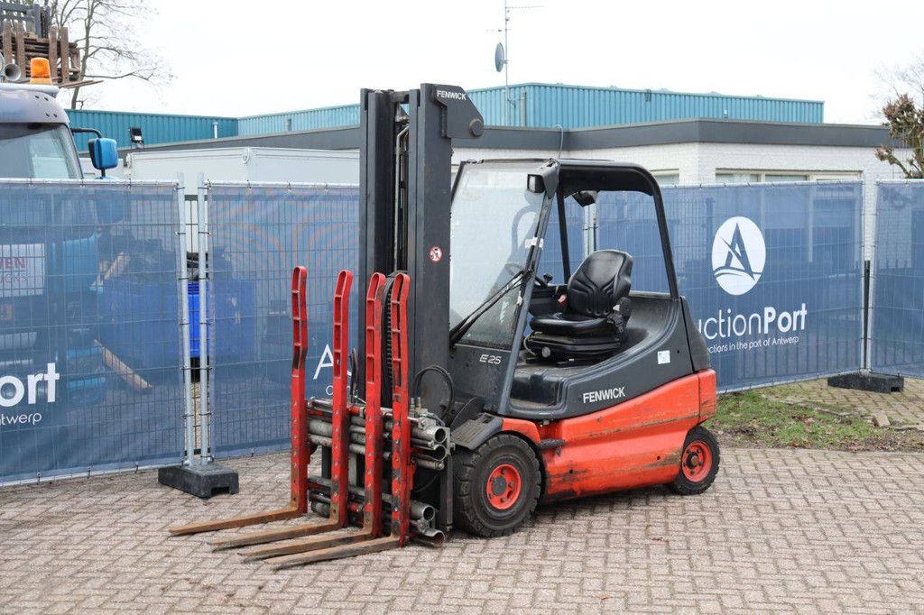 Gabelstapler Linde E25-02 Elektro 2500 kg 5,3 m 2011