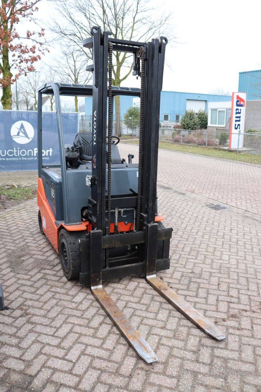 Gabelstapler Toyota 8FBMKT30 Elektro 3000kg 3,7m 2013