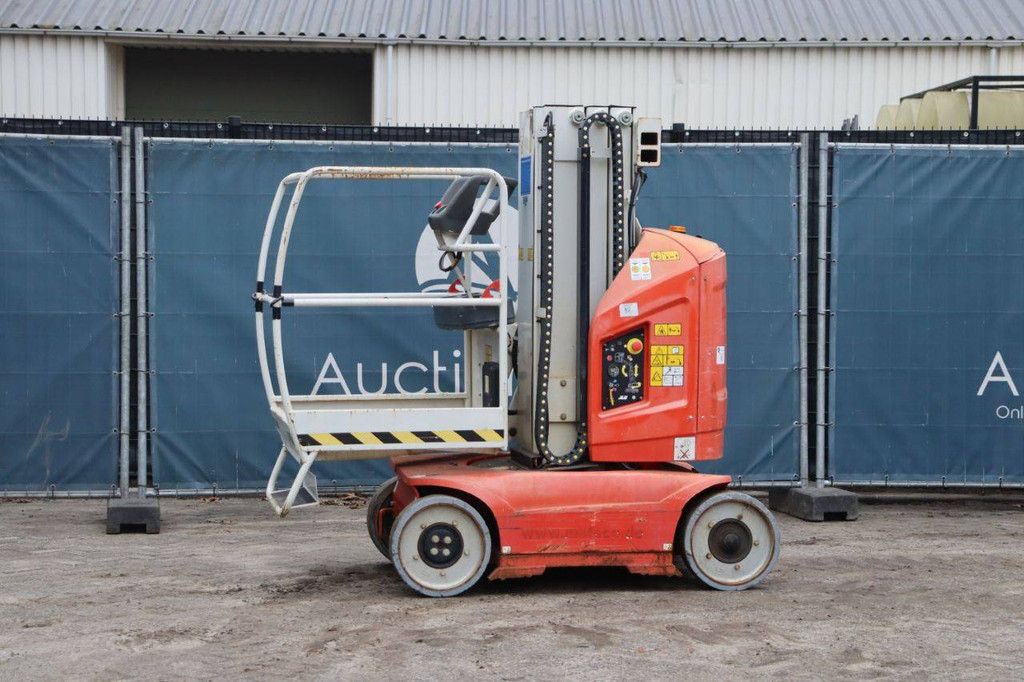 JLG TOUCAN 8E Electric Mast Lift 8.2m 2012