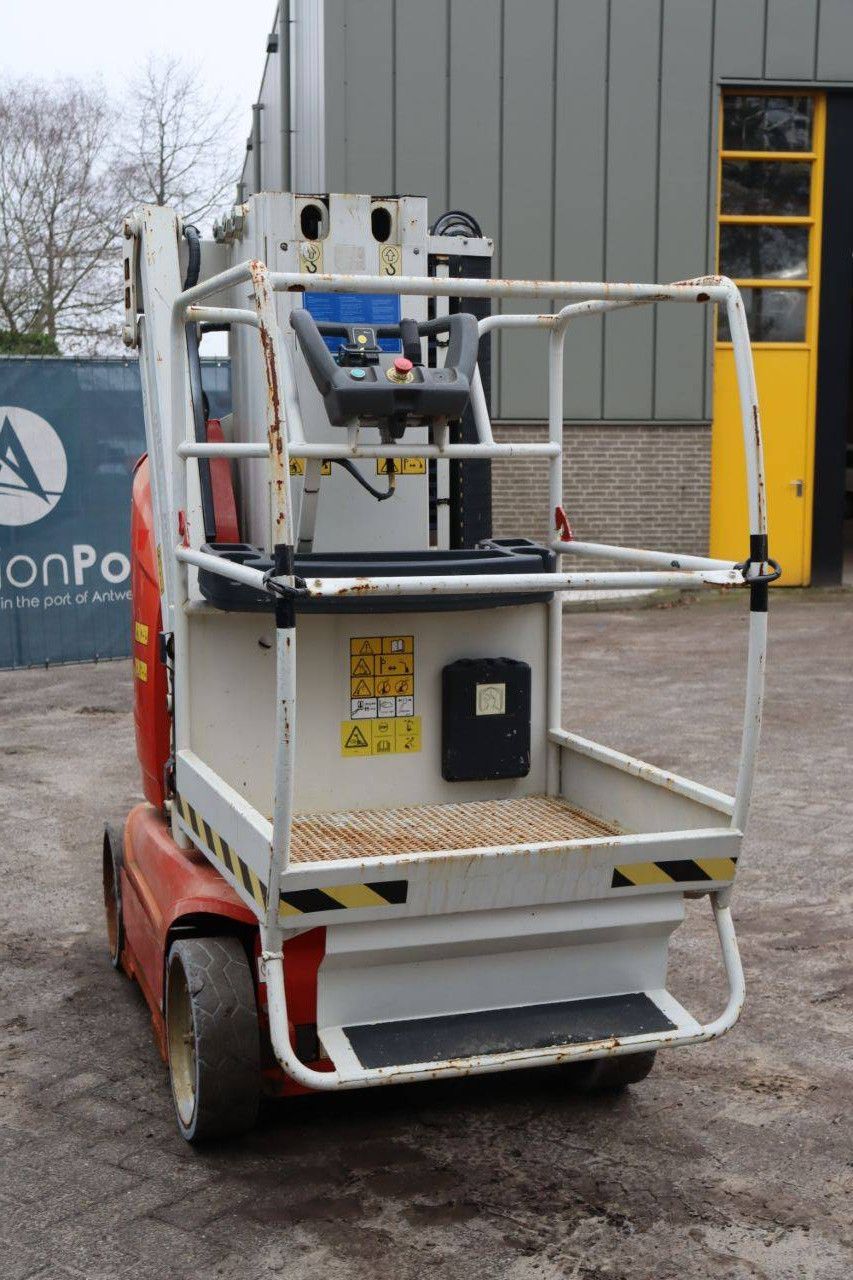 JLG TOUCAN 8E Electric Mast Lift 8.2m 2012