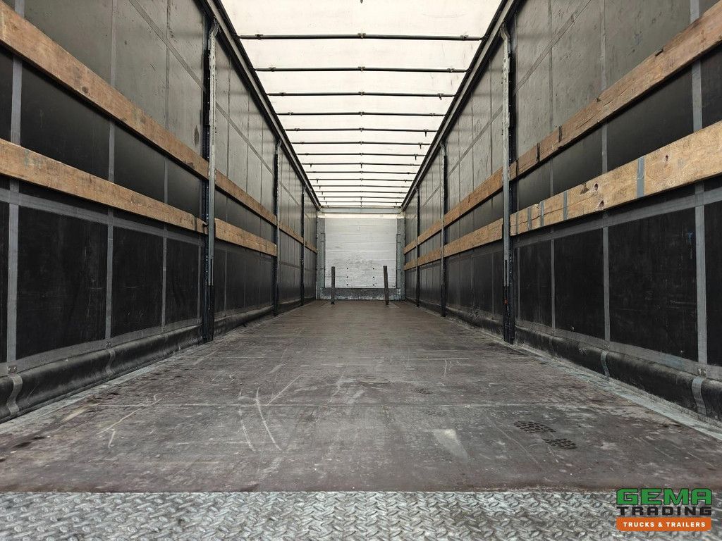 Schmitz Cargobull SCB S3 3-axle Schmitz - Sliding tarpaulin/roof - Disc brakes - Toolbox - 05/2026 MOT