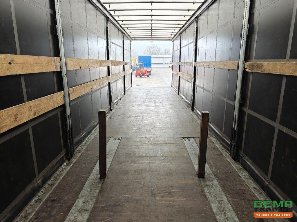 Schmitz Cargobull SCB S3 3-axle Schmitz - Sliding tarpaulin/roof - Disc brakes - Toolbox - 05/2026 MOT