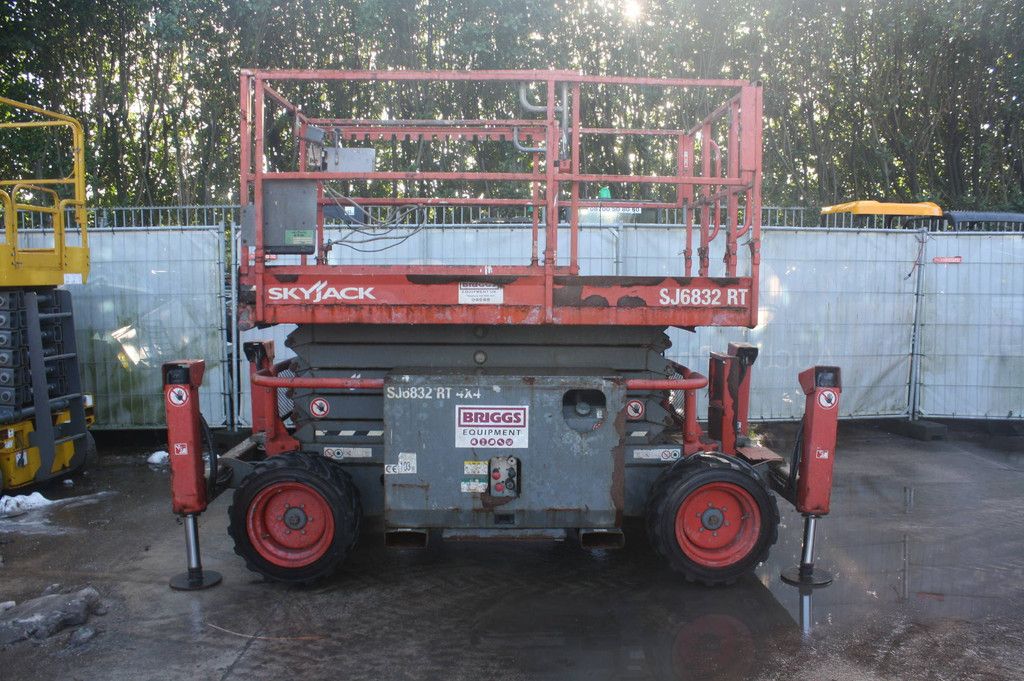 Scissor Lift Skyjack SJ6832RT Diesel 11.7m 2016