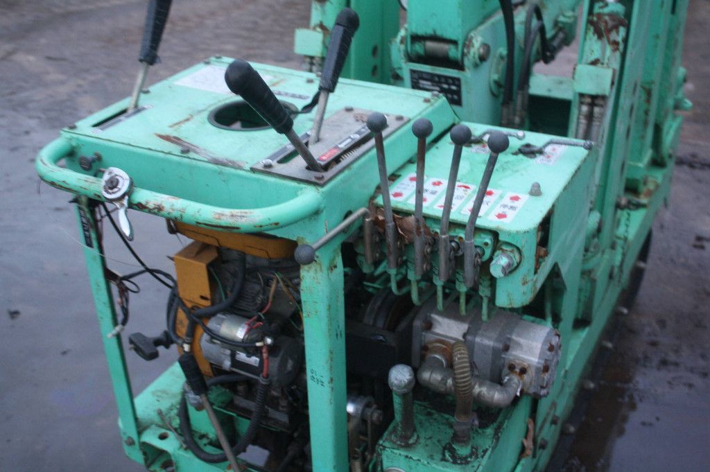 Raupenkran Unikon Tadano SK1900 Benzin 1900 kg 7 m