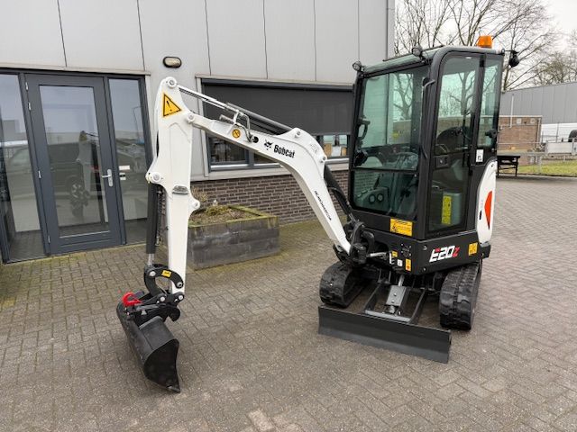 Bobcat E20Z Minigraver Minikraan Binnendraaier ZGST 2T