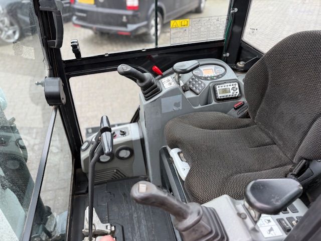 Bobcat E20Z Minigraver Minikraan Binnendraaier ZGST 2T