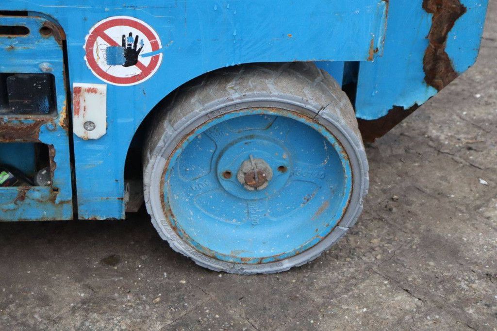 Scissor lift Genie GS-1532 Electric 6m 2014