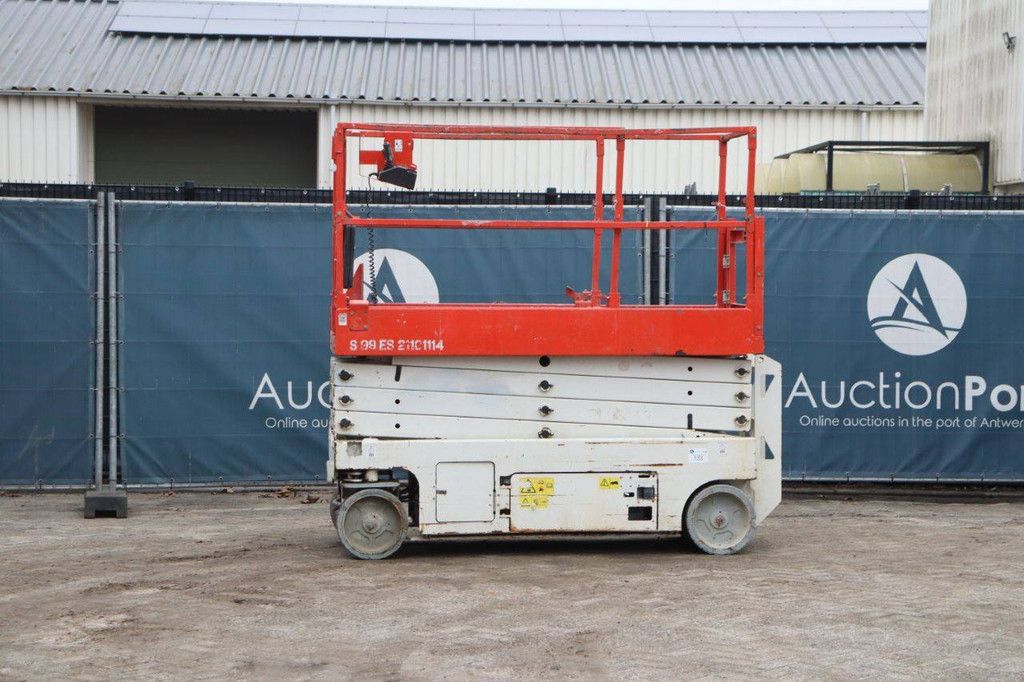 Scissor lift electric