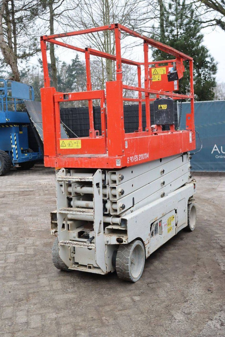 Scissor lift electric