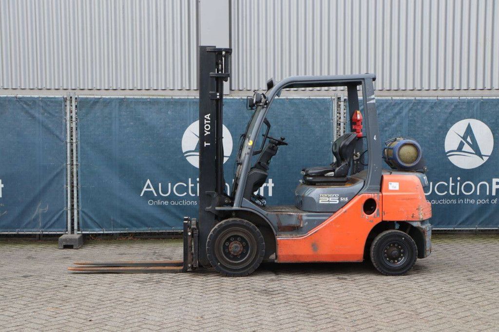 Gabelstapler Toyota 02-8FGF25 LPG 2500kg 3,7m 2012