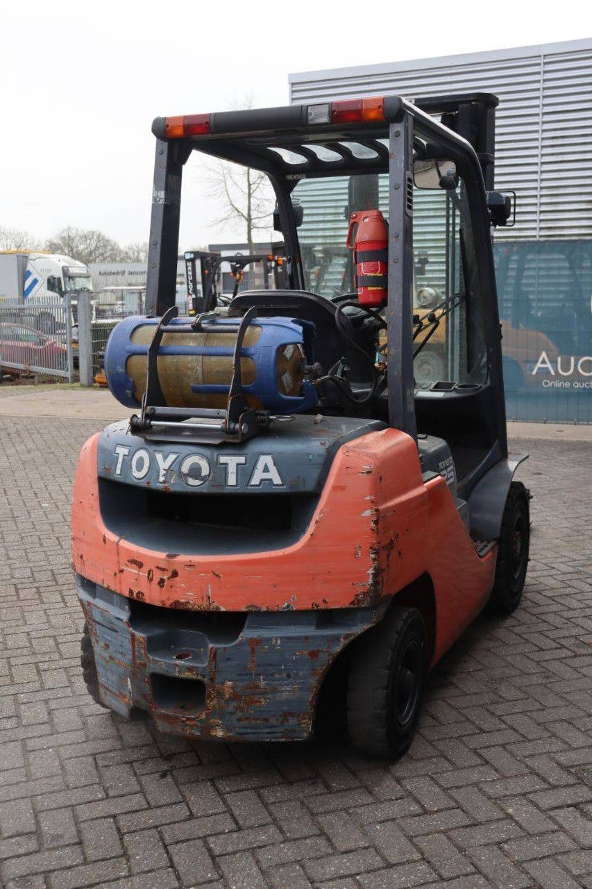 Gabelstapler Toyota 02-8FGF25 LPG 2500kg 3,7m 2012