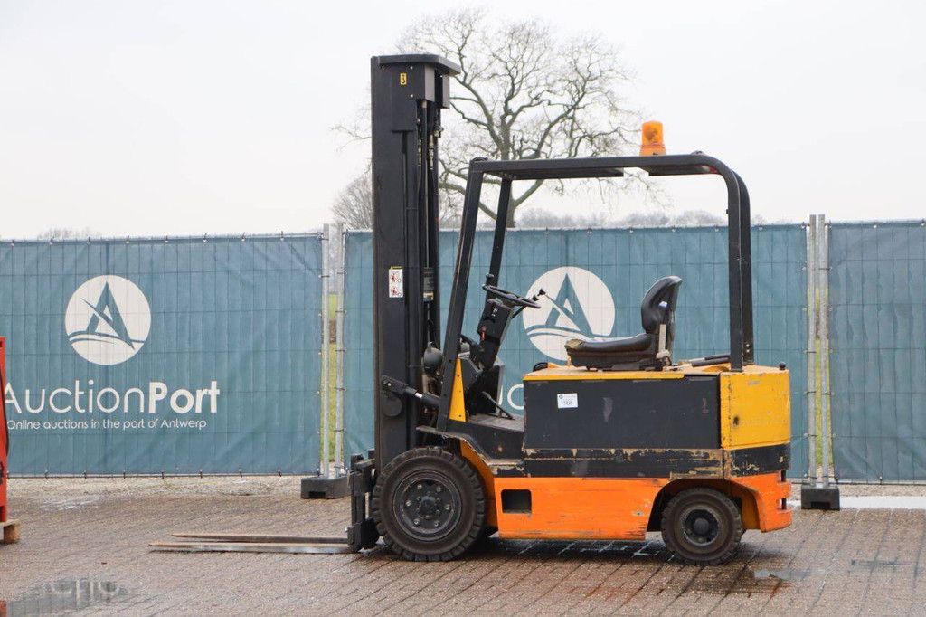 Gabelstapler Yale EFG-V 30-600 DZ Elektro 2720 kg 6,2 m 1993