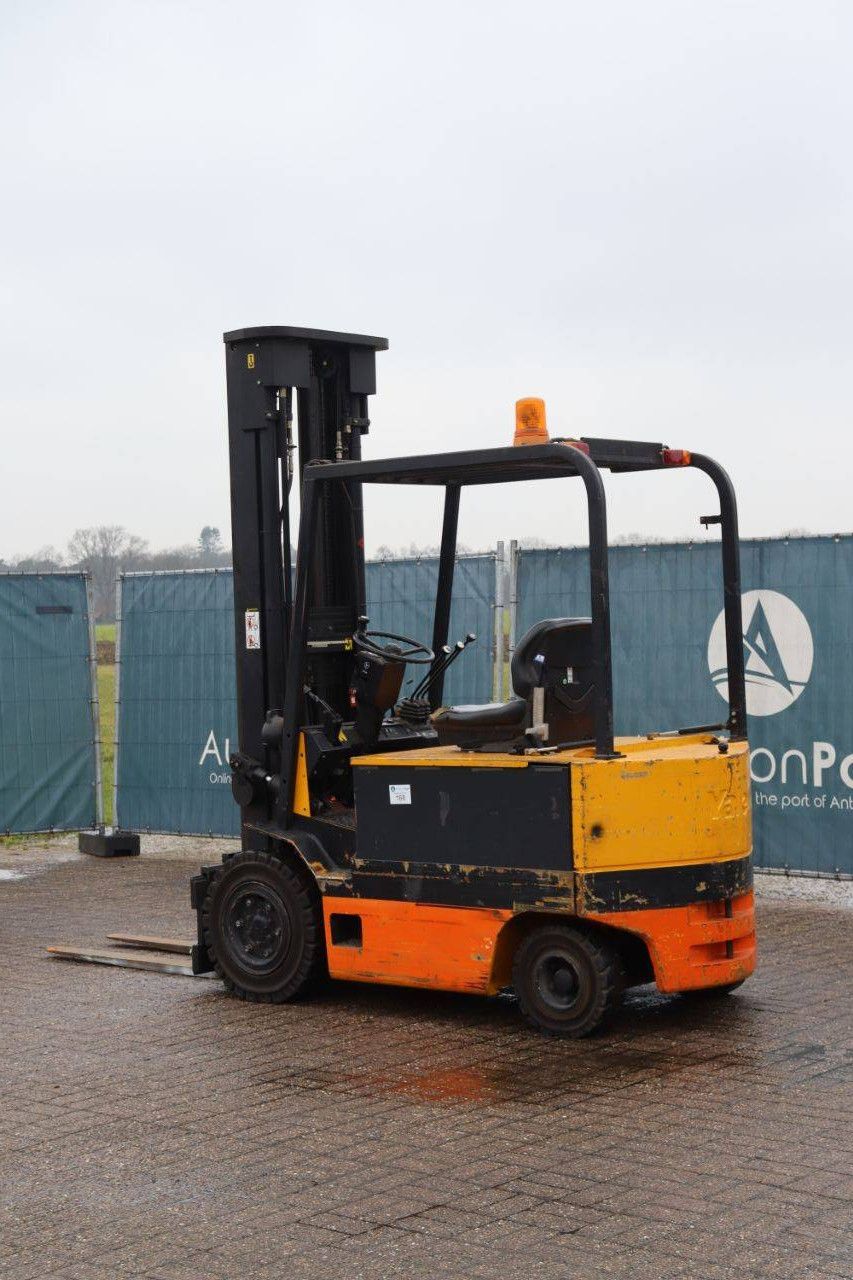 Gabelstapler Yale EFG-V 30-600 DZ Elektro 2720 kg 6,2 m 1993