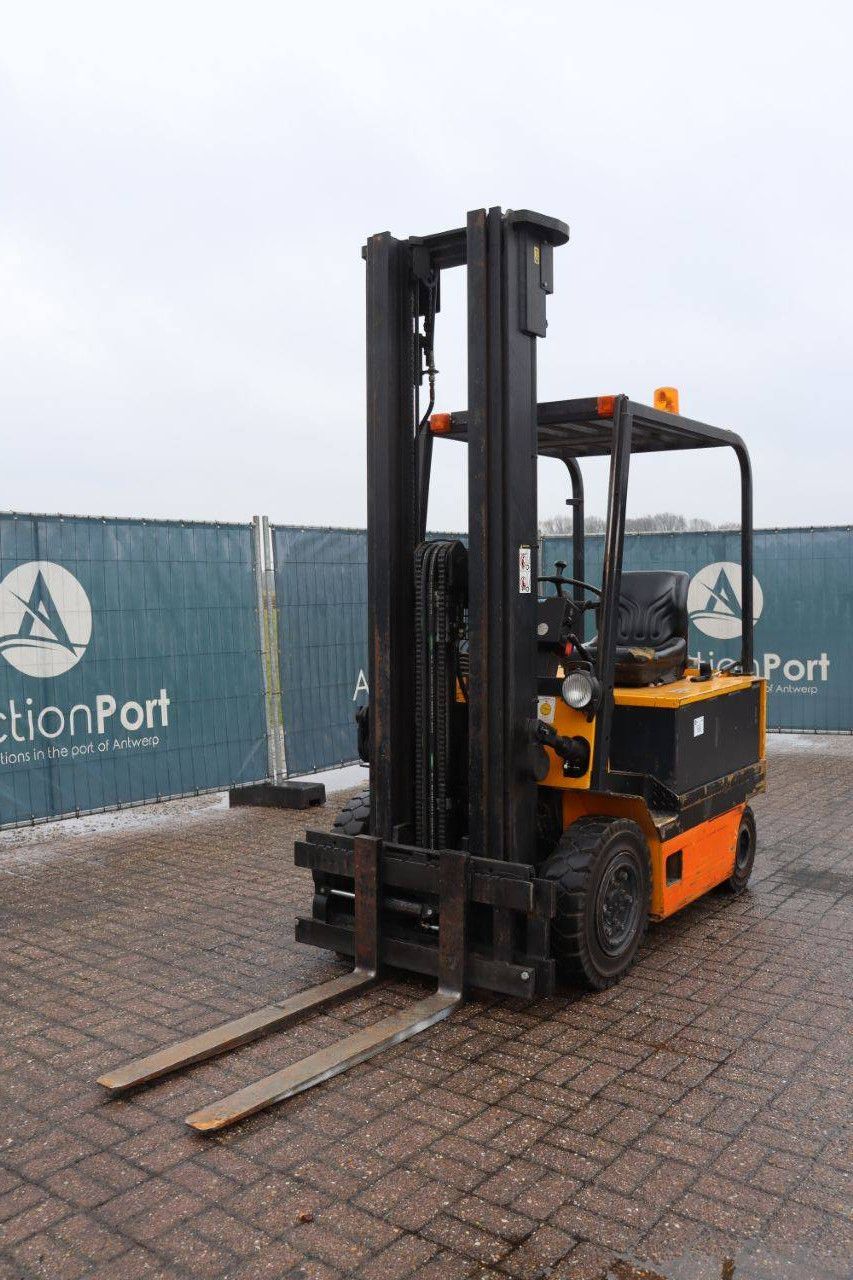 Gabelstapler Yale EFG-V 30-600 DZ Elektro 2720 kg 6,2 m 1993