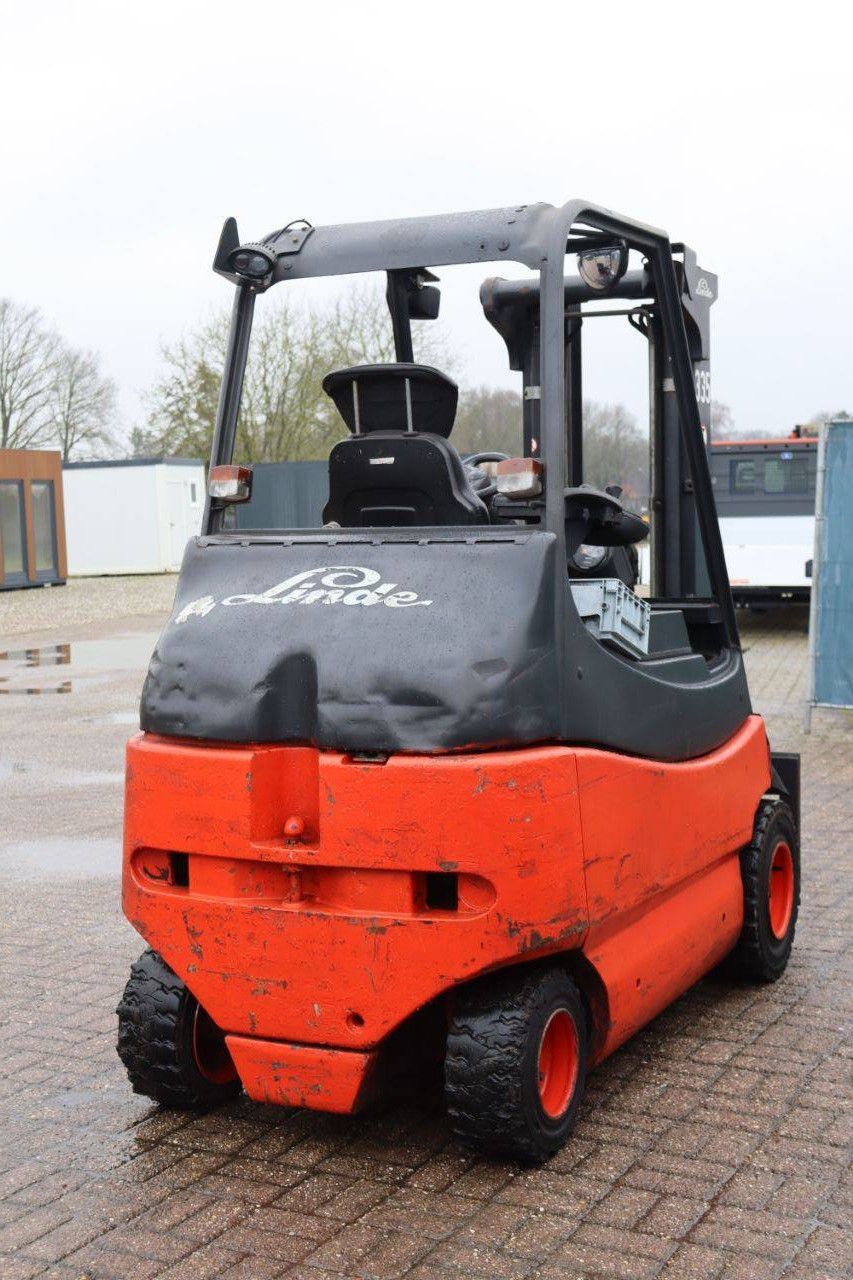 Linde E30 Elektro-Gabelstapler 2500 kg 7,0 m