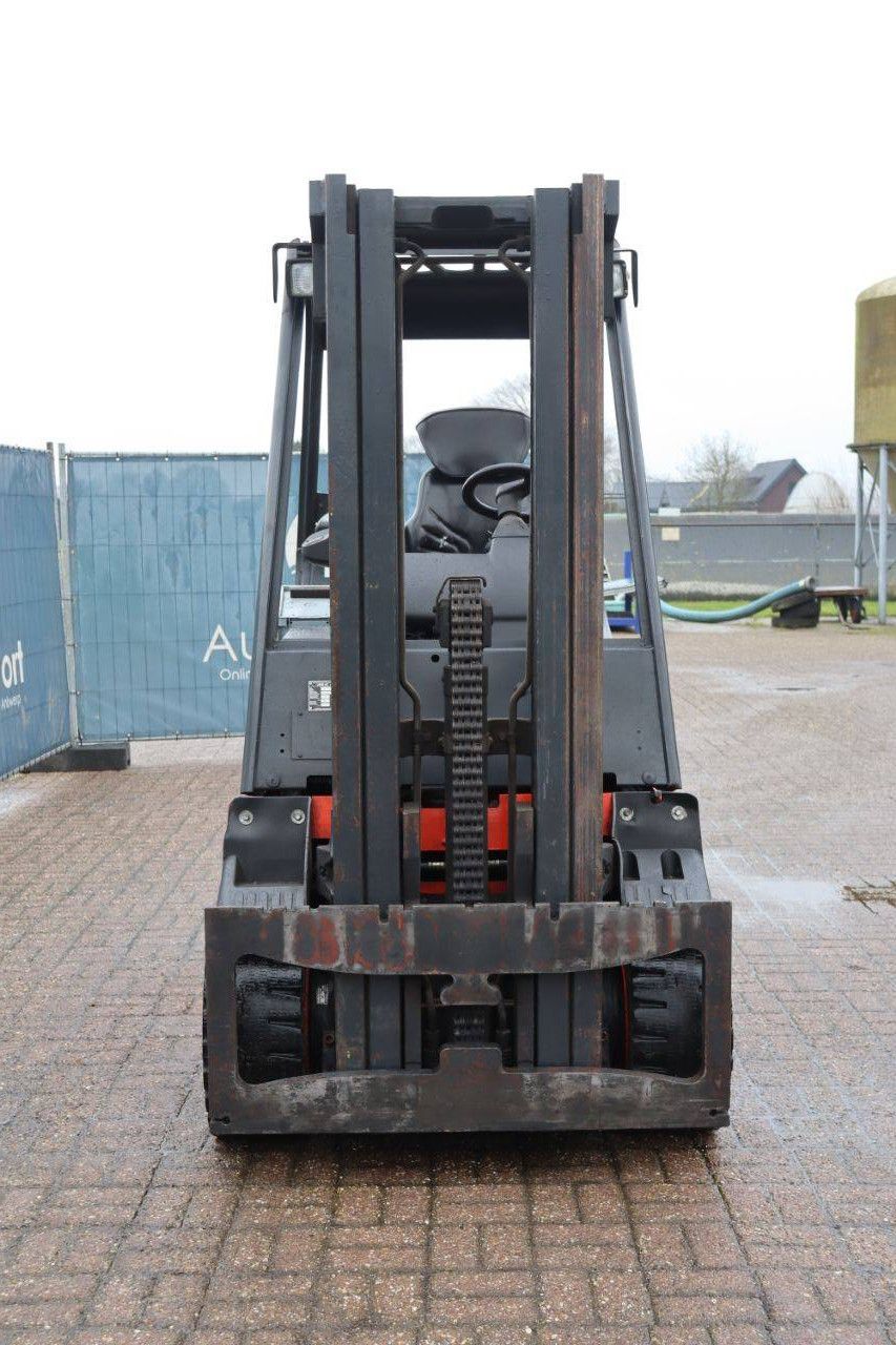 Linde E30 Elektro-Gabelstapler 2500 kg 7,0 m
