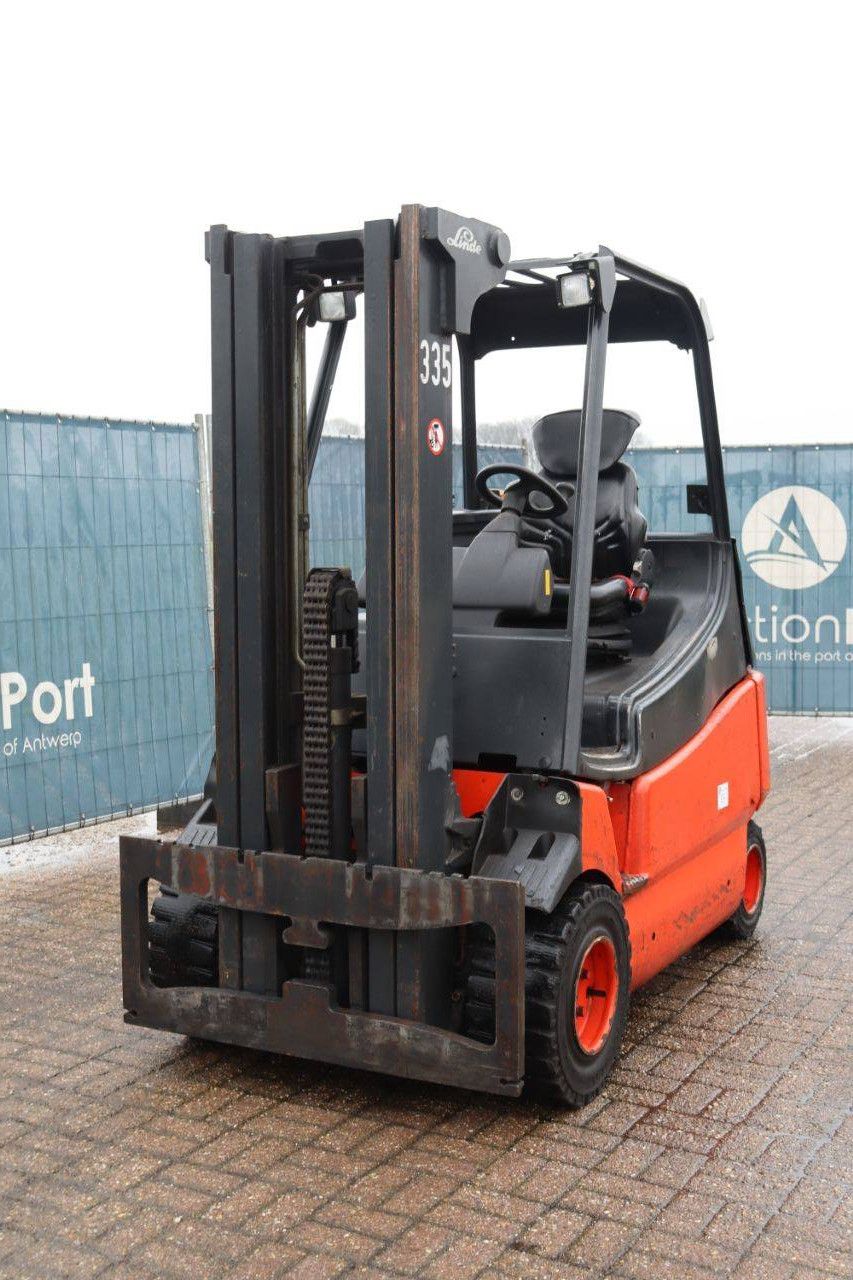 Linde E30 Elektro-Gabelstapler 2500 kg 7,0 m