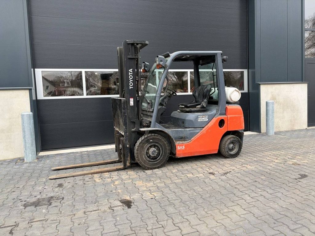 Forklift Toyota 02-8FGF25 LPG 2500kg 2013