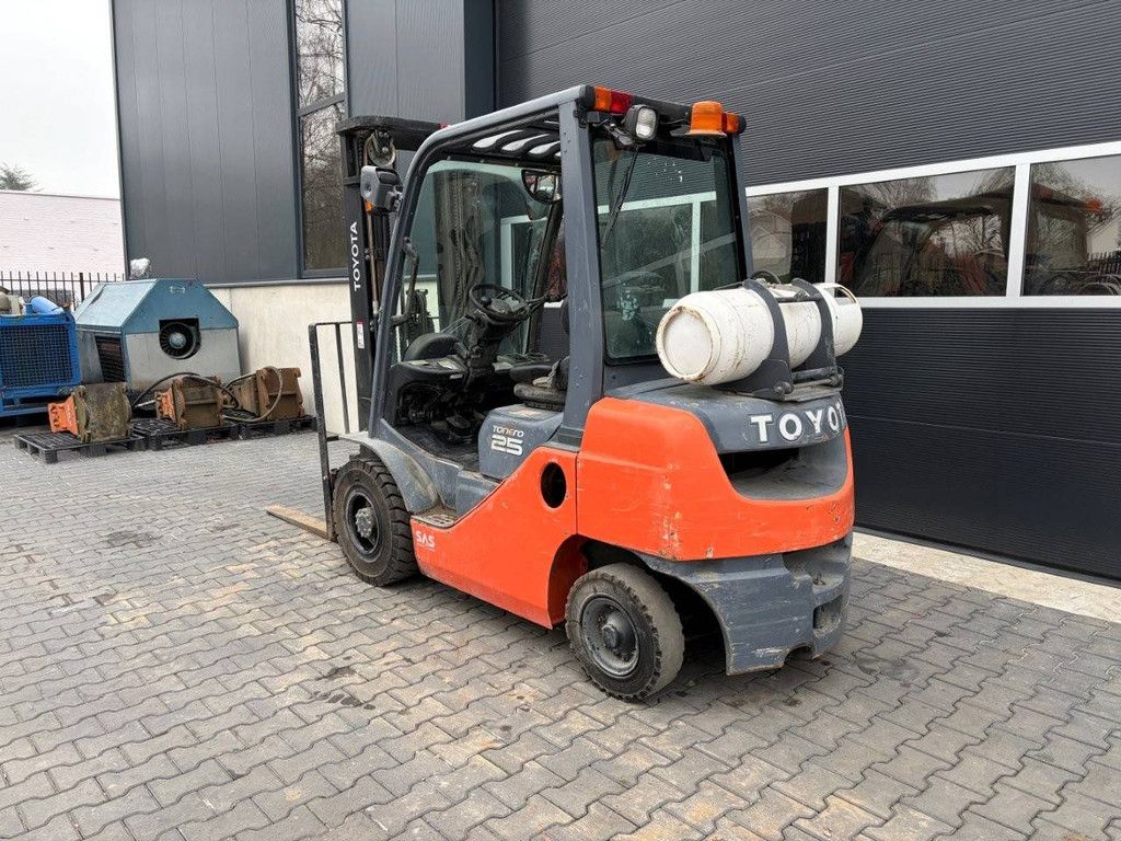 Forklift Toyota 02-8FGF25 LPG 2500kg 2013
