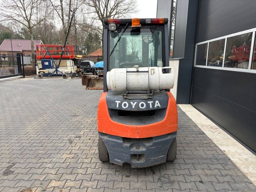 Forklift Toyota 02-8FGF25 LPG 2500kg 2013
