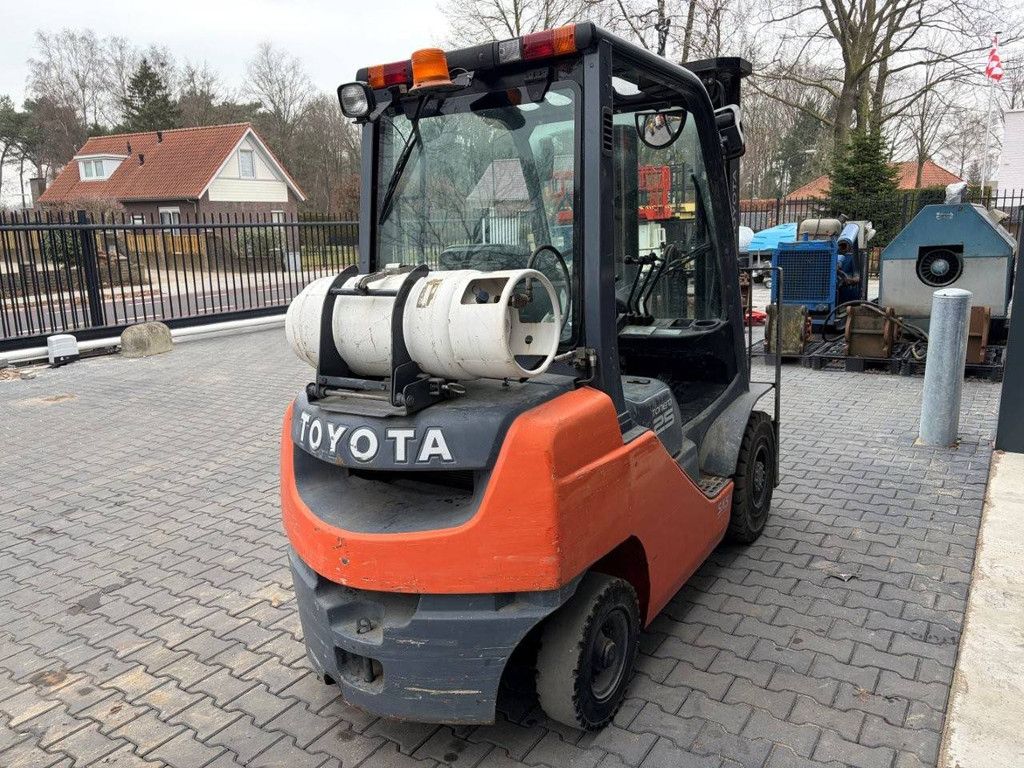 Forklift Toyota 02-8FGF25 LPG 2500kg 2013