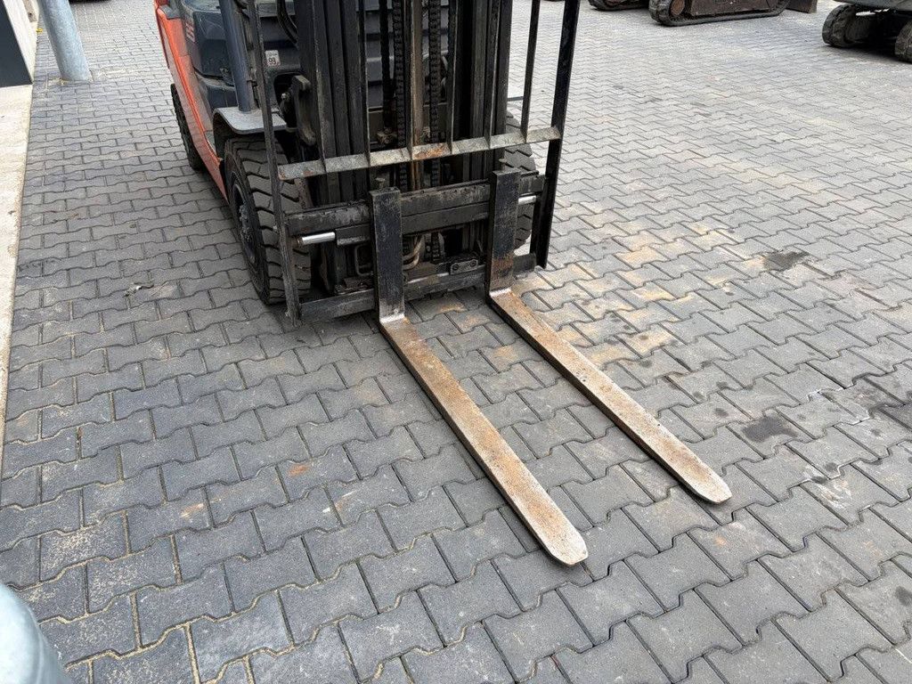 Forklift Toyota 02-8FGF25 LPG 2500kg 2013