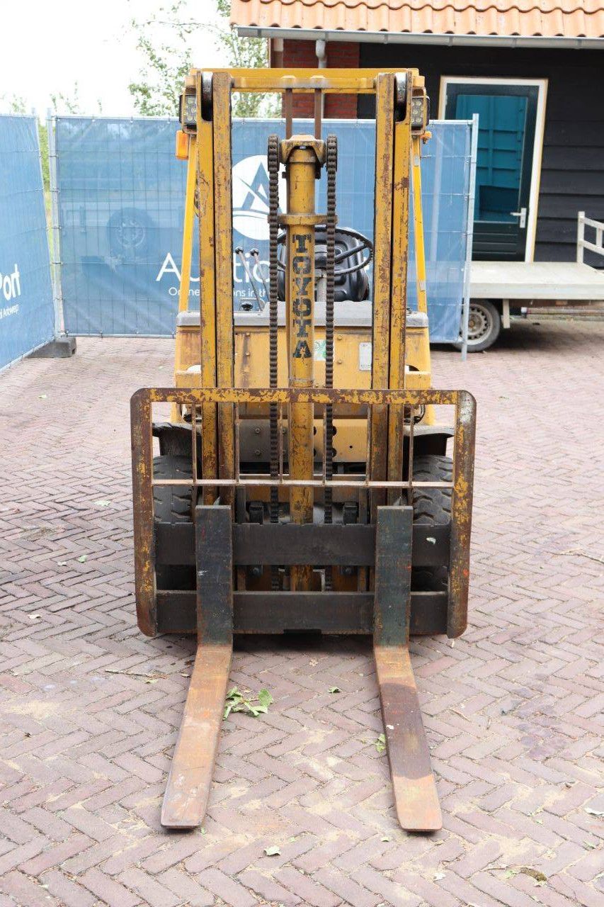 Gabelstapler Toyota 3FD25 Diesel 2500 kg 2,5 m