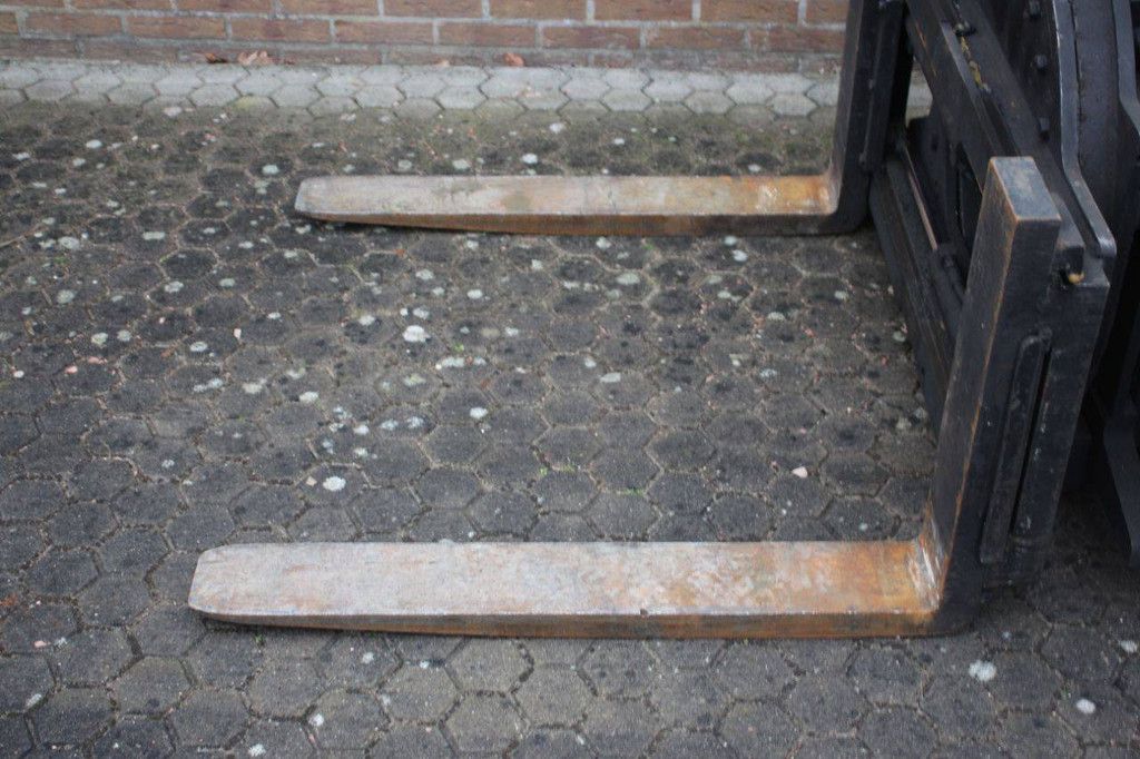 Forklift Yale GLP30TF LPG 2880kg 4.76m 2004