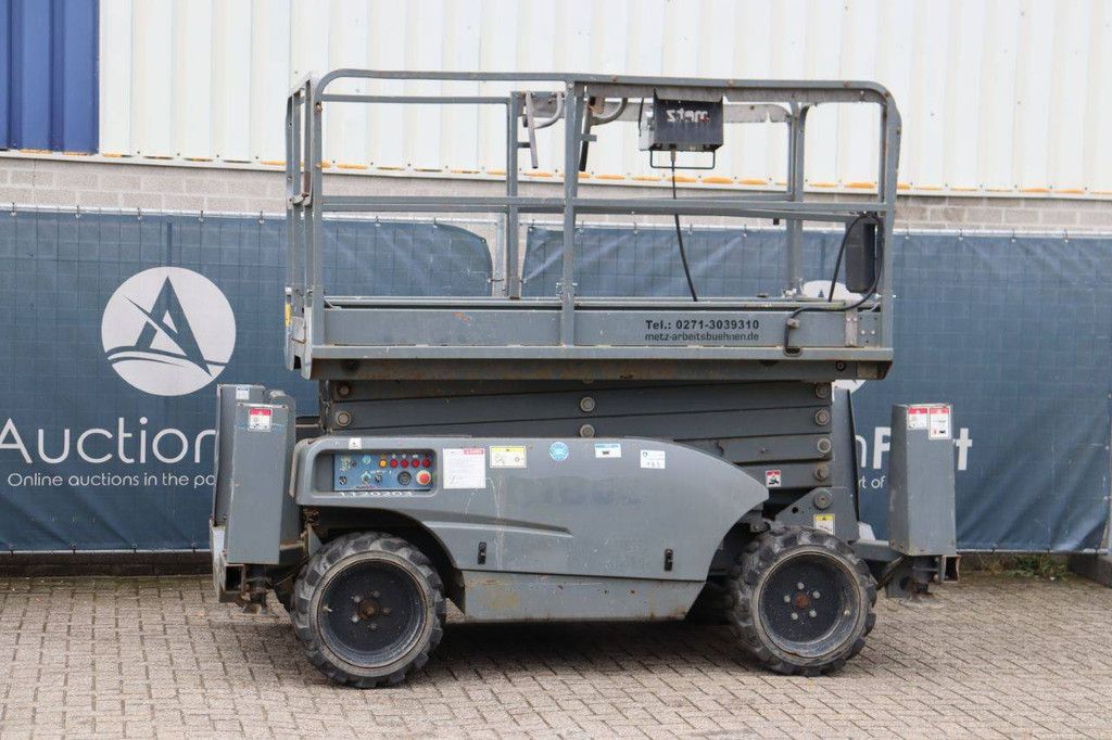 Scherenarbeitsbühne Haulotte Compact 12DX Benzin 8,0 m 2017