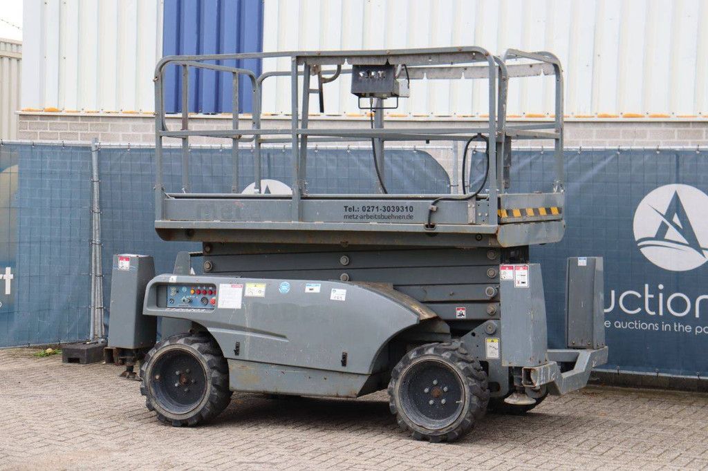 Scherenarbeitsbühne Haulotte Compact 12DX Benzin 8,0 m 2017